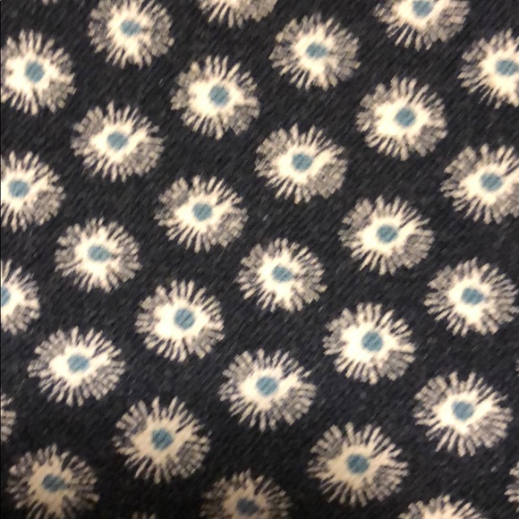 Old Navy Pixie Mid Rise - Picture 4 of 4